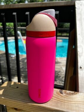 Owala Pink Stainless Water Bottle with Cream Cap